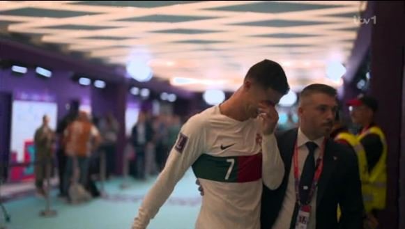انهيار كريستيانو رونالدو من البكاء بعد الهزيمة من المغرب