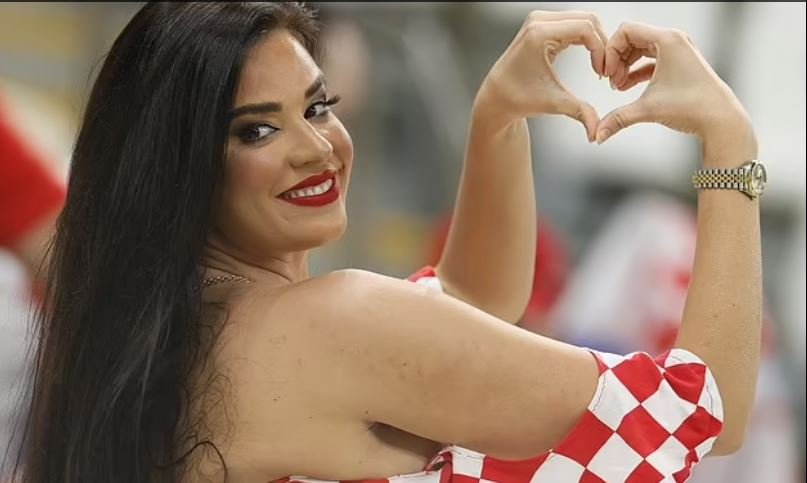 ملكة جمال كرواتيا في ملعب لوسيل