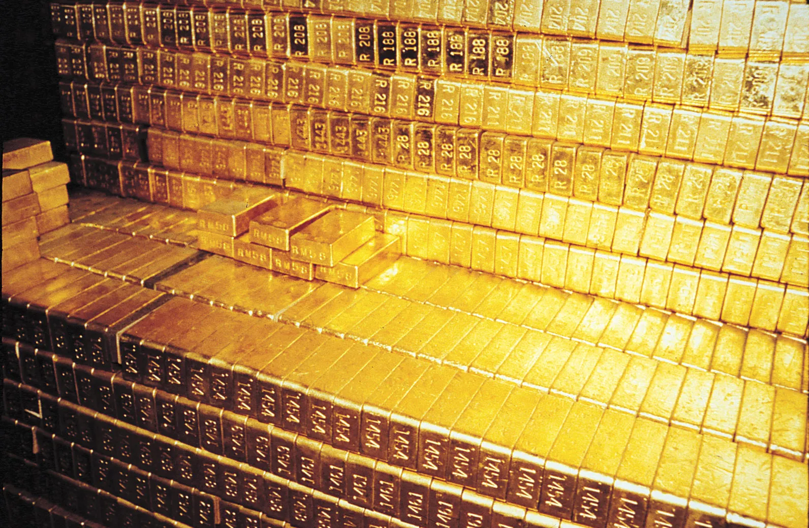 سعر الذهب لحظة بلحظة في مصر اليوم 2024