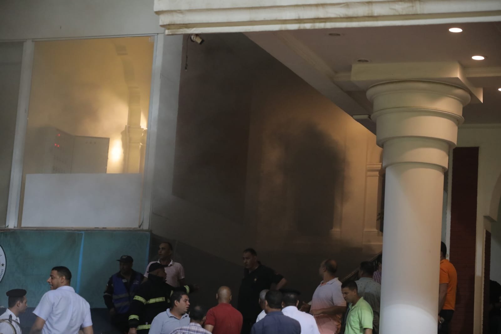 حريق في ستاد الإسكندرية.. أحداث مباراة سموحة وبيراميدز؟ (صور وفيديو)