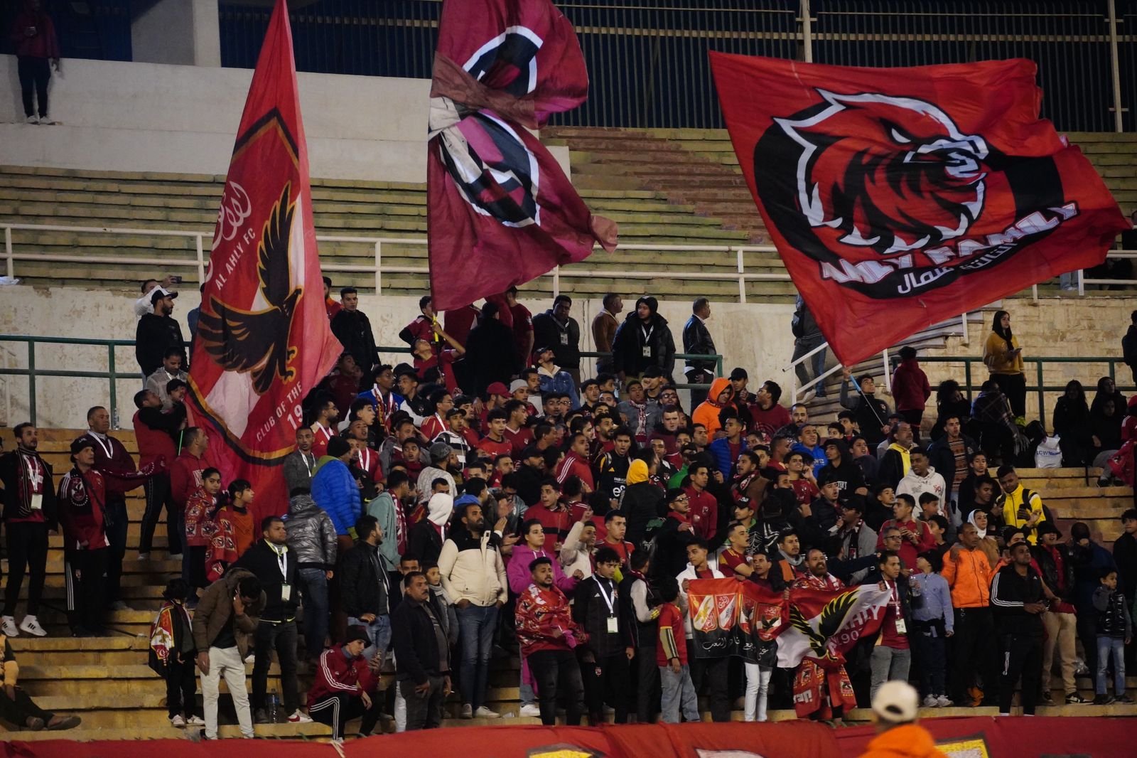 جماهير الأهلي في مباراة الأهلي وإنبي